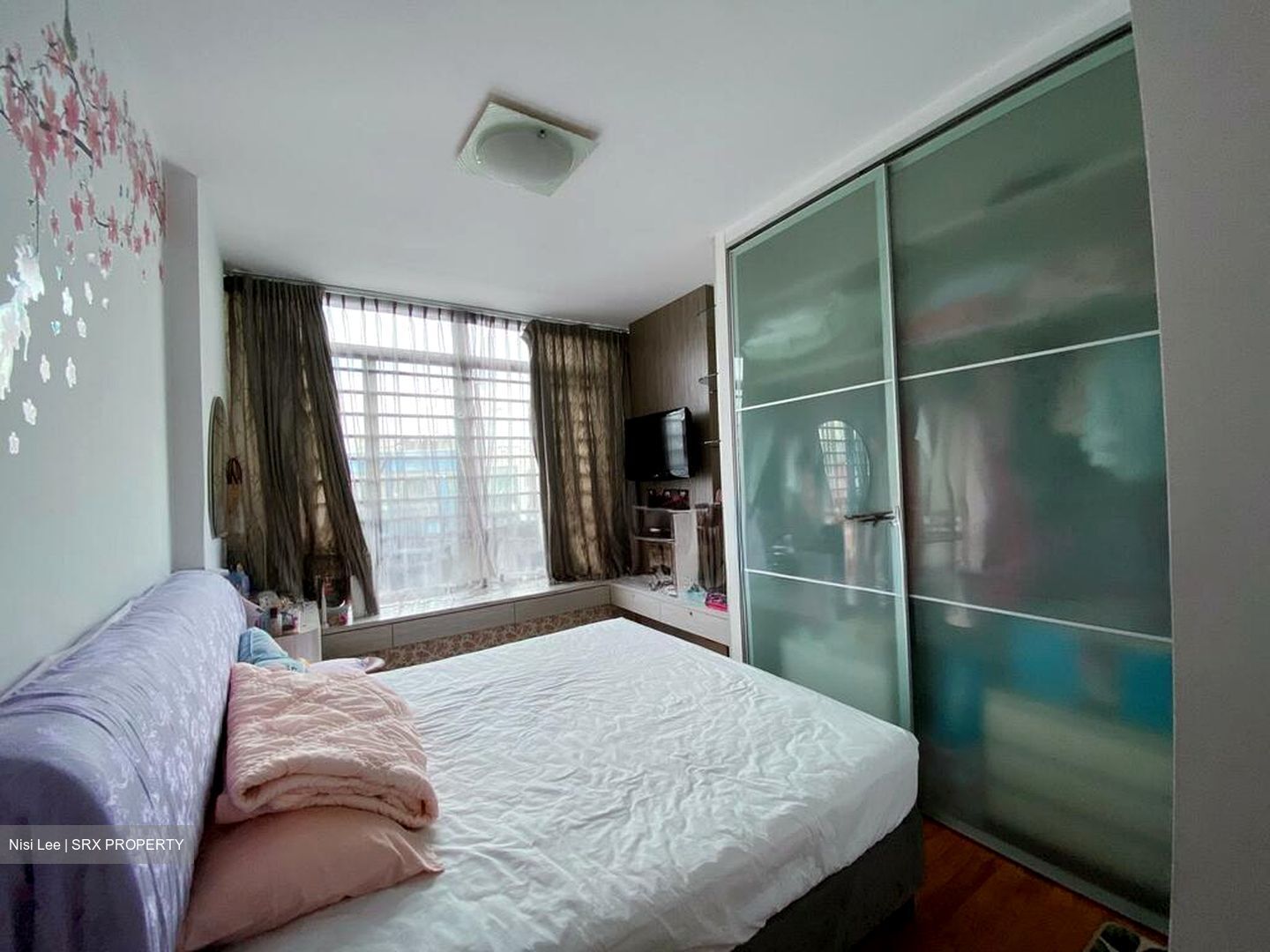 The Lakeshore (D22), Condominium #611130121